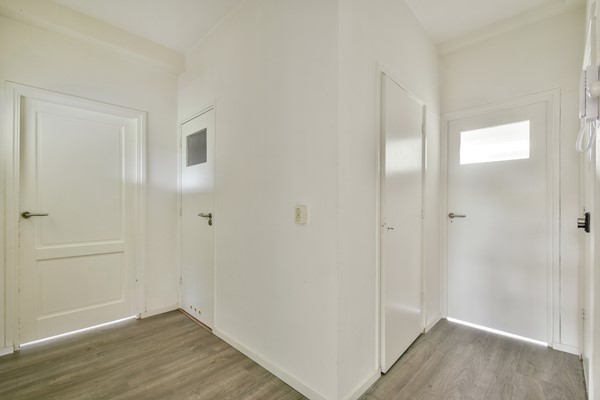 Medium property photo - Zuid-Hollandstraat 104-3, 1082 EM Amsterdam